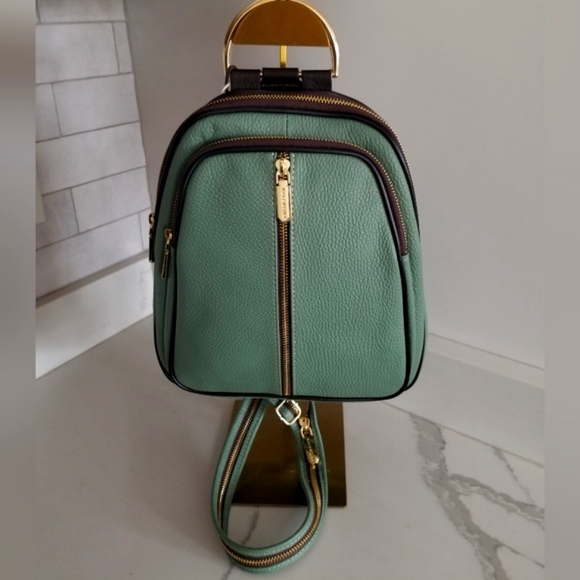 NWT 🇮🇹 Valentina Italian Green Pebbled leather Sling Backpack/Shoulder Bag - Picture 7 of 14